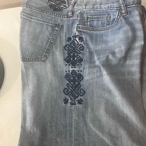 Eddie Bauer Denim Shorts Embroidered size 8   4 Button Front